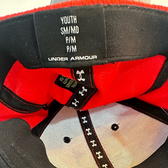 Two Under Armour Hats - Fitted & Embroidered. EUC - Boys Sm/Md - Picture 3 of 5